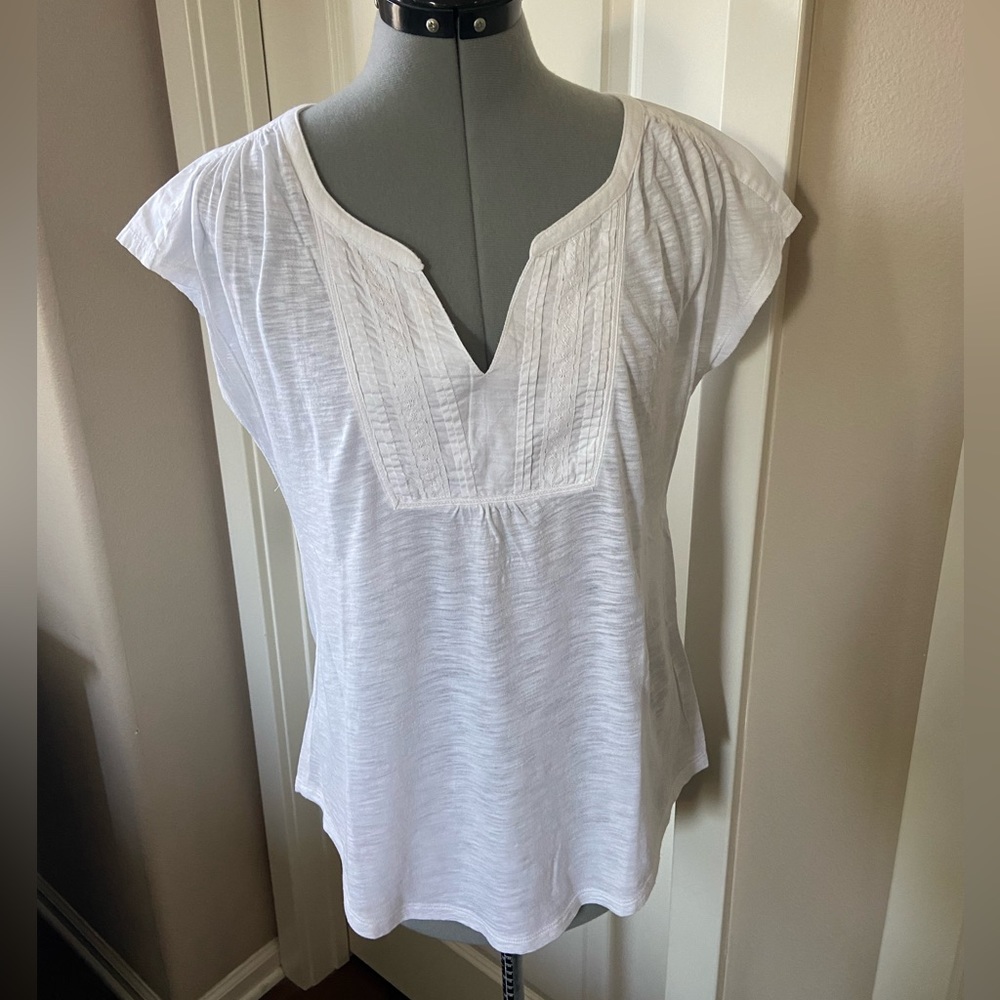 Lucky Brand V-neck, Cap Sleeve T-shirt, White, Size S